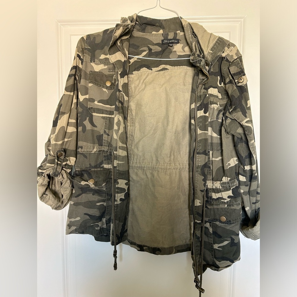 Shinestar Camouflage Hooded Jacket